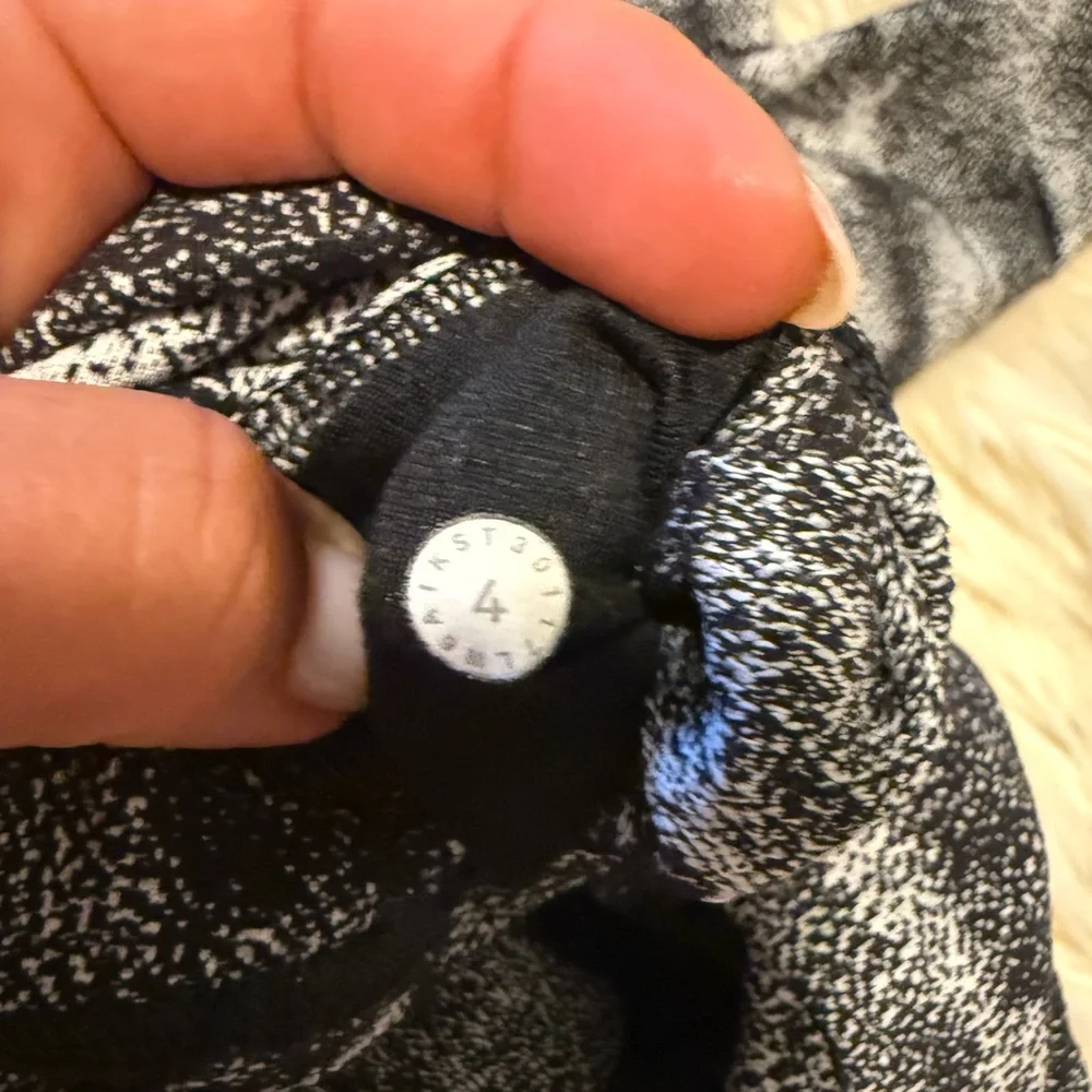 Lululemon Wunder Under Leggings Size 4